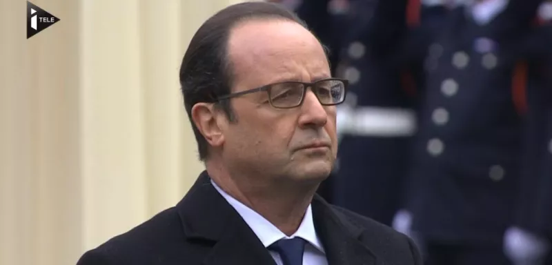 François Hollande, le président de la République française, a rendu un hommage émouvant et fort aux trois policiers morts pour la France. (Capture d'écran iTELE) 