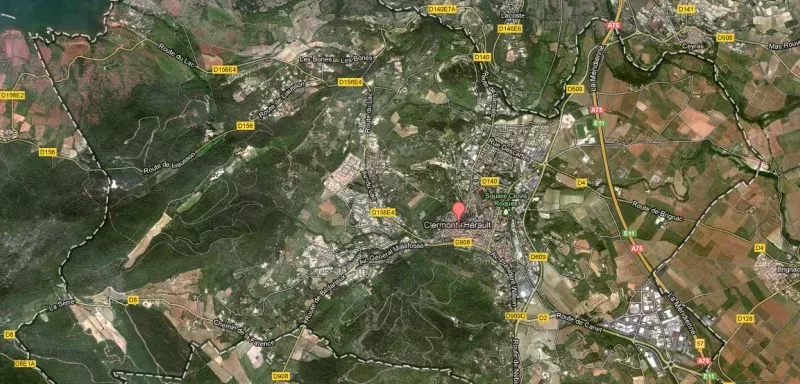 L'enfant de 11 ans avait été retrouvé vendredi par sa mère, pendu à son lit mezzanine, à Clermont-l'Hérault, près de Montpellier. (© Google Maps)