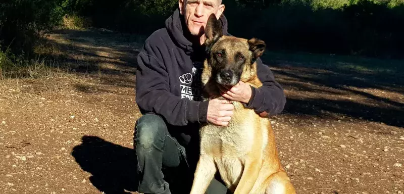C'est l'histoire incroyable de Gliff, cet adorable chien Berger Belge Malinois, heureusement tombé sur Bruno. (© N.E)