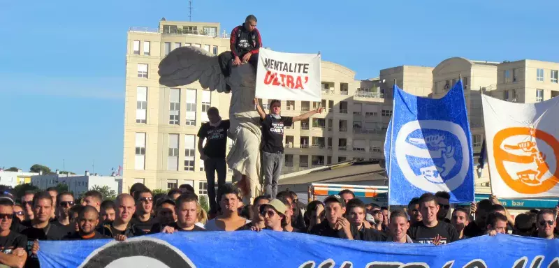 Au programme de la discussion : le mouvement ultra et son traitement médiatique, de Casti aux violences d'Olympiakos, en passant par la manif' nationale de Montpellier. (© N.E) 