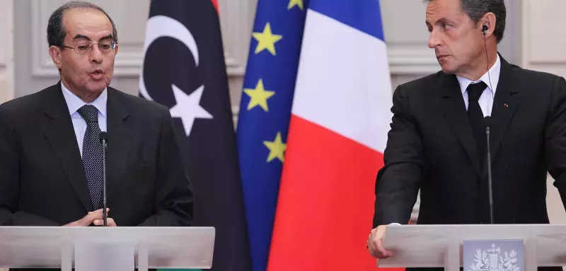Nicolas Sarkozy en compagnie du N°2 du CNT Libyen (Xinhua)