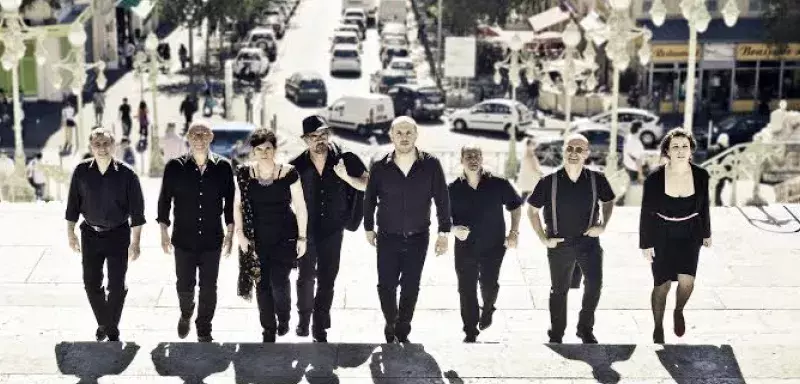 La Cie Rassegna, créée en 2002 par Bruno Allary, son directeur artistique, c'est un ensemble d'interprètes issus de divers héritages culturels de Méditerranée.