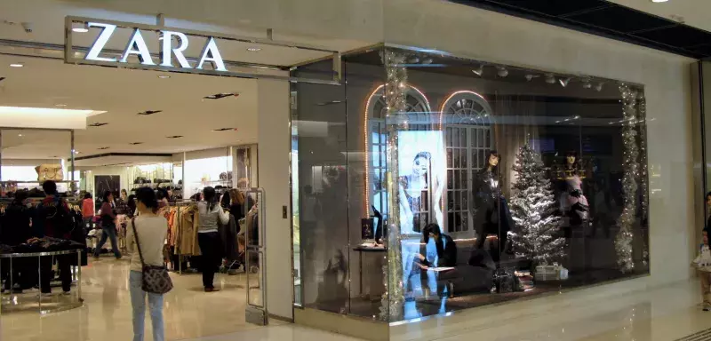 Le groupe castillan Inditex et sa marque vedette Zara ont publié des résultats positifs malgrès la crise qui ronge l’Espagne.