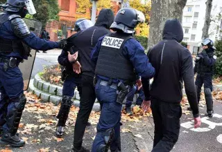 Chasse aux étrangers en France : l’opération politicienne de Bruno Retailleau pour séduire l’extrême droite