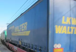 A Frontignan (Hérault), un homme a été percuté par un train de marchandises et à Manduel (Gard), une locomotive a pris feu. (© N.E)