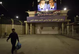 L'entrée d'une caserne de la police syrienne à Damas. (Xinhua)