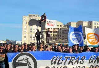Au programme de la discussion : le mouvement ultra et son traitement médiatique, de Casti aux violences d'Olympiakos, en passant par la manif' nationale de Montpellier. (© N.E) 